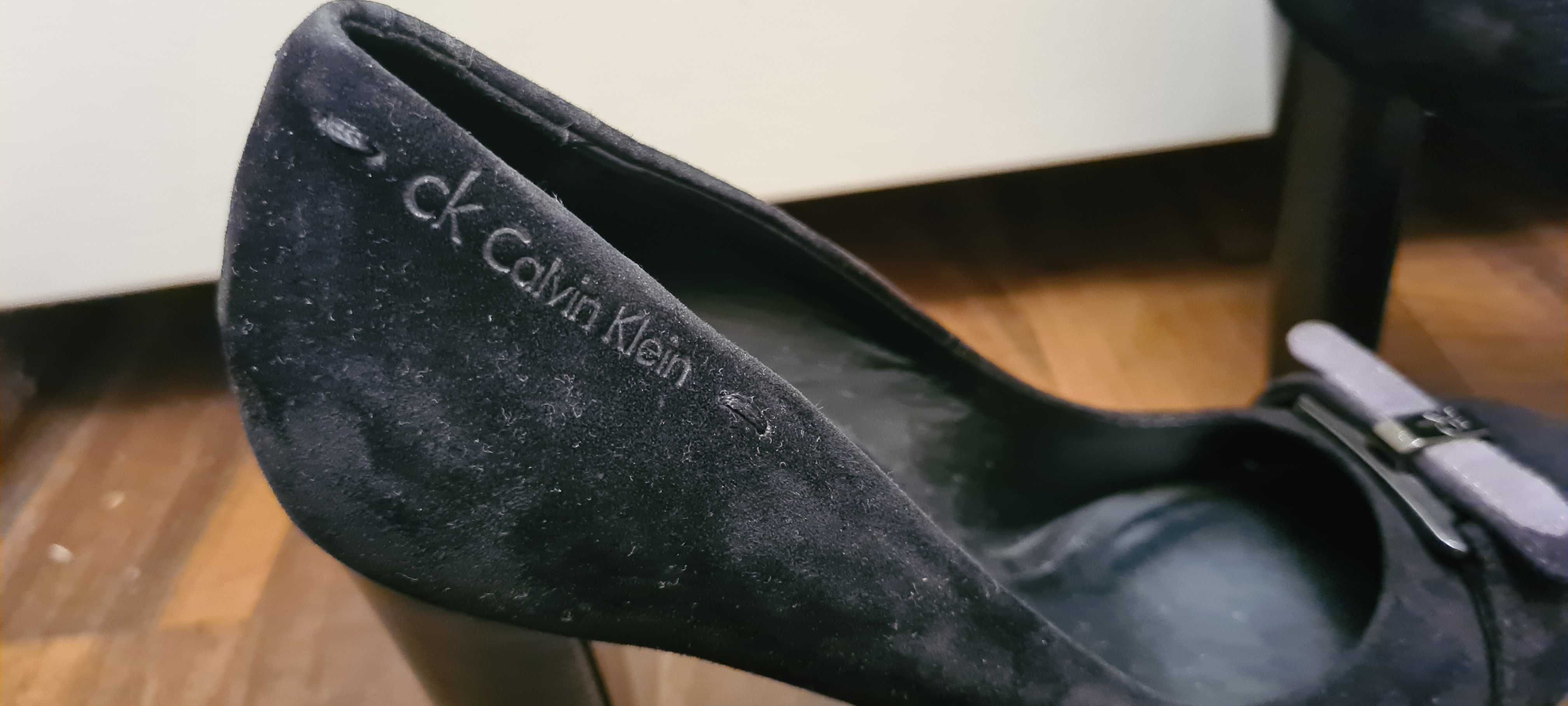 Pantofii din piele intoarsa, Calvin Klein