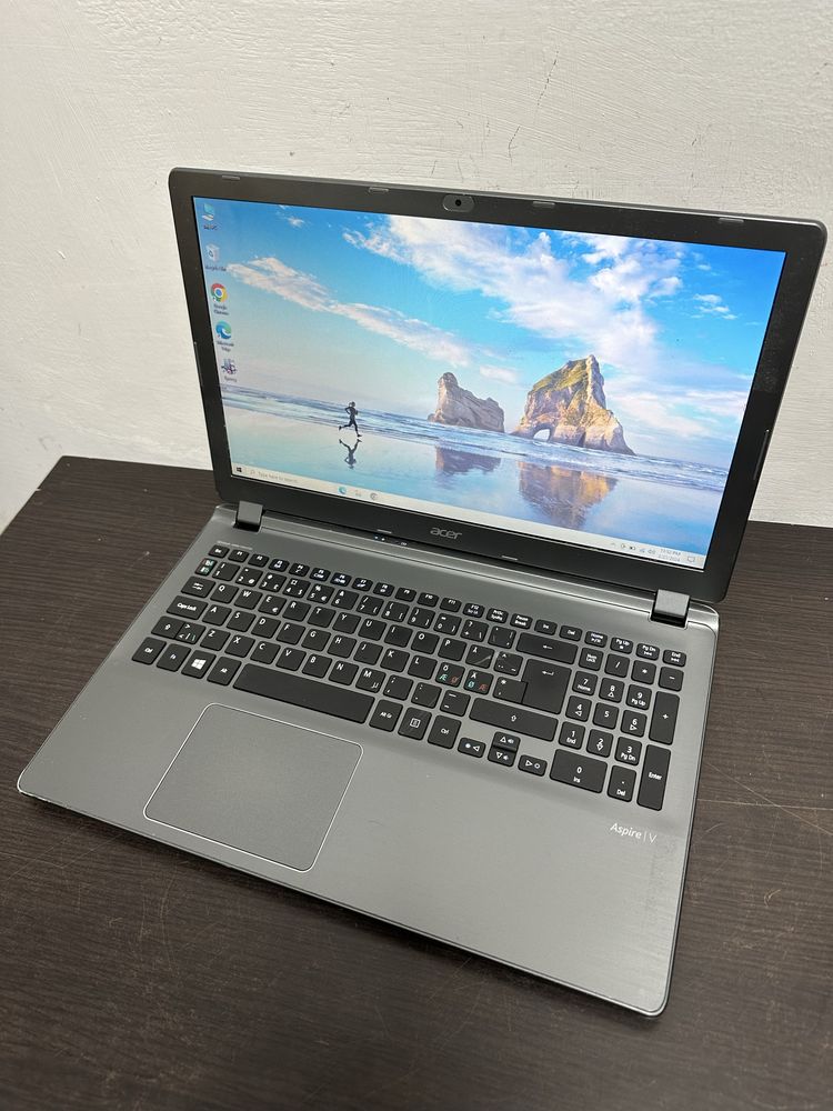 Super Slim Acer Aspire V- AMD A6 - 8GB Ram- SATA 500 Gb-DUAL VIDEO