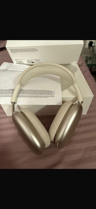 AirPods Max Starlight