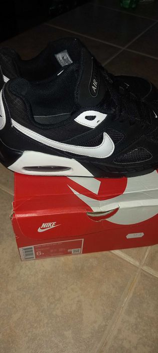 Маратонки nike air