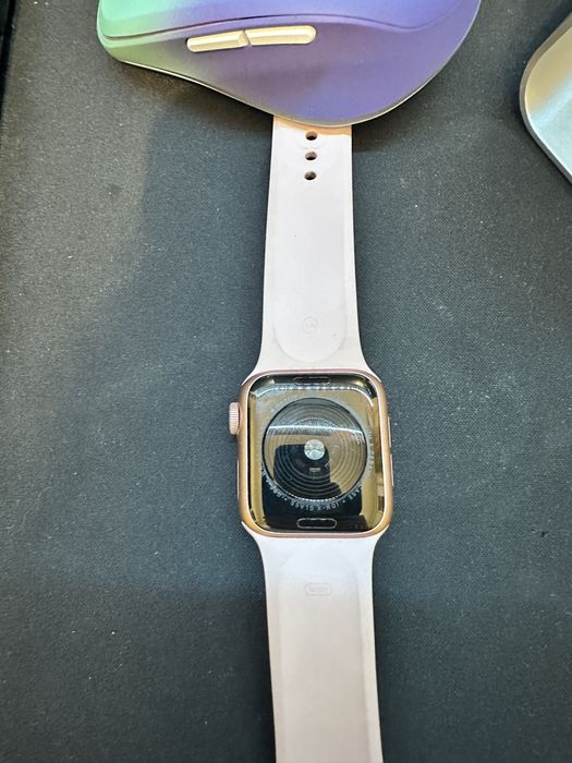 Apple watch SE 86% батерия