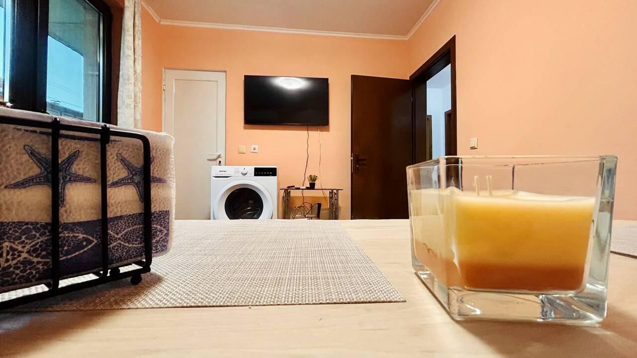 Тристаен апартамент в кв. Сарафово с включено паркомясто