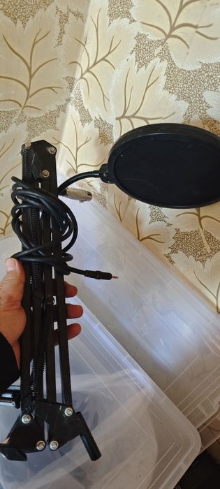 Микрофон с пантографом