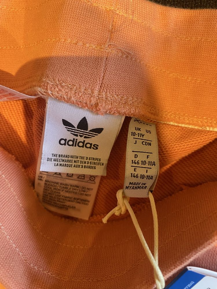 Анцунг Adidas оригинален