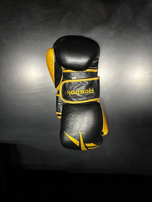 Боксерские перчатки