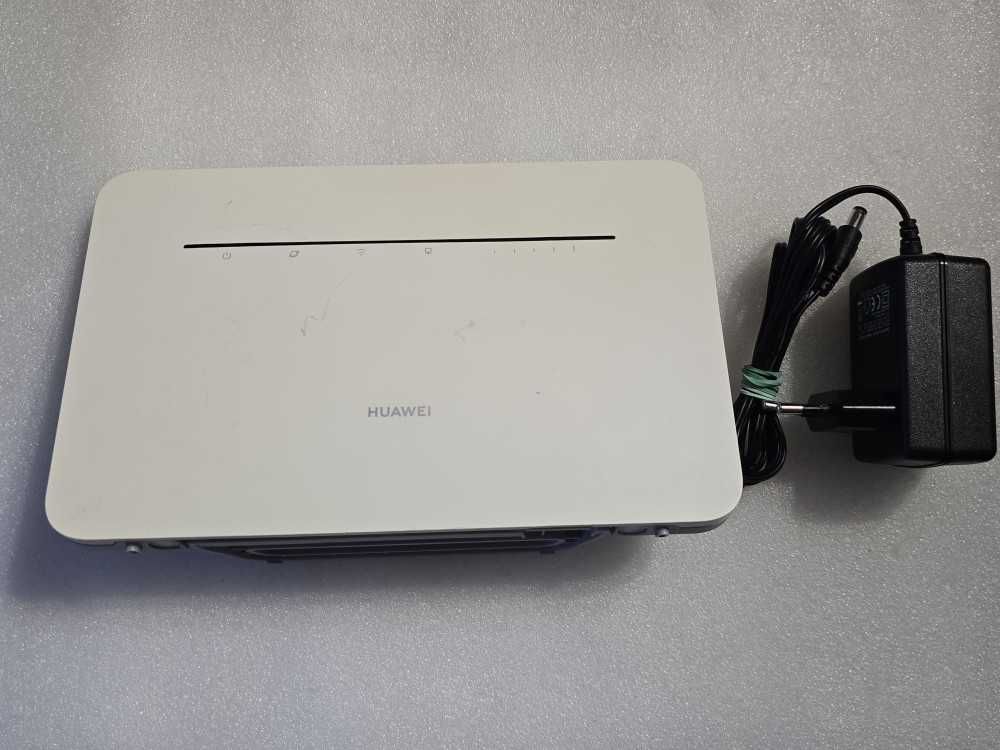 Router wireless cu slot SIM Huawei 4G+ LTE, WI-FI 2.4/5GHZ B535-232