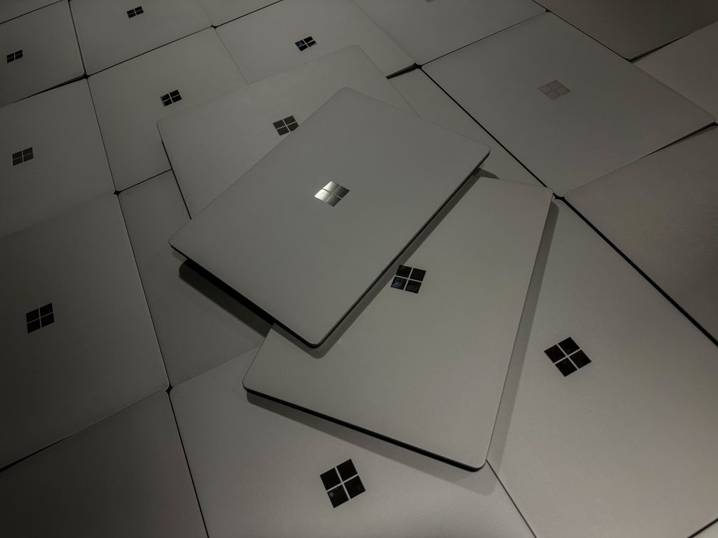 MICROSOFT SURFACE Sensor ekran biznes class noutbooklar sotiladi