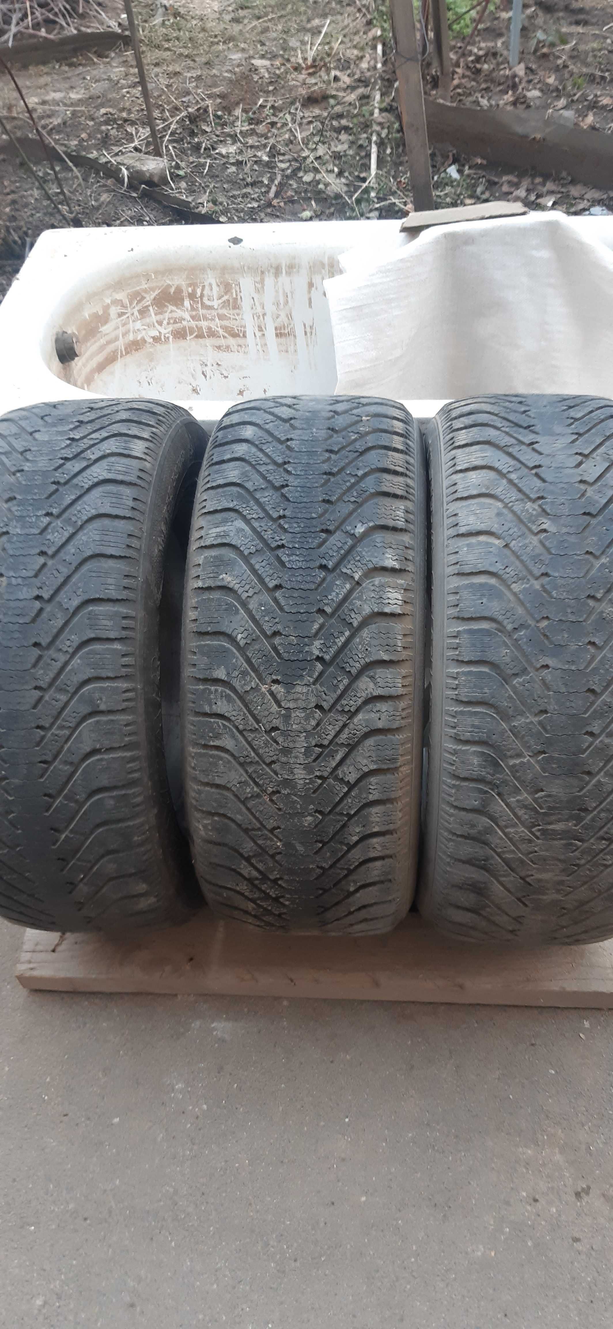 продам шины 255/55R 18 б/у 3 шт  зимняя с дисками