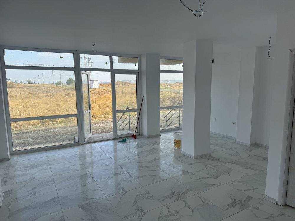Spatiu comercial stradal (Tancodrom)