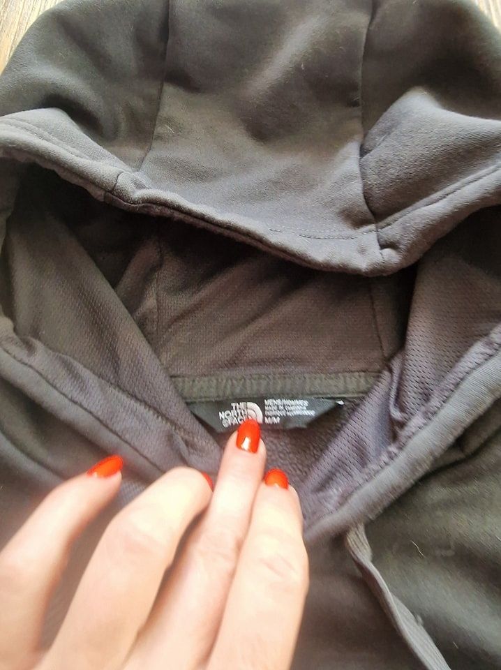 Страхотен мъжки суитчър THE NORTH FACE размер М , без
забележки като н