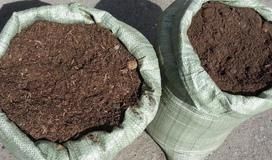 Навоз перегной в мешках чернозем