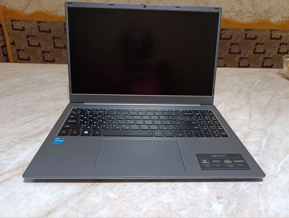 Noutbuk Acer Aspire Lite 15.6