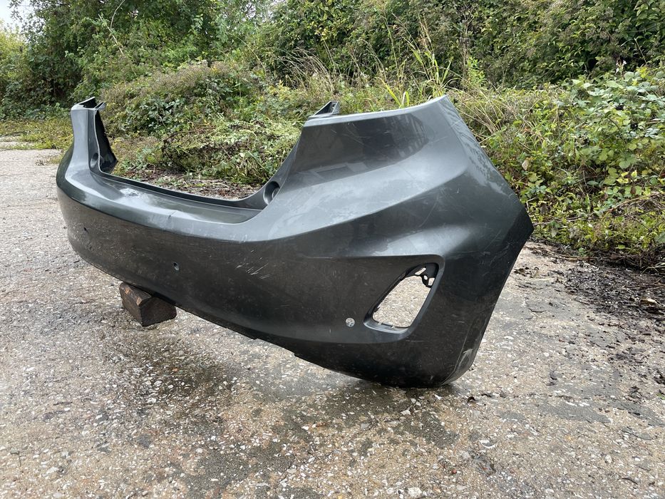 Задна броня за Форд Фиеста Ford Fiesta 2017-2019г 3бр