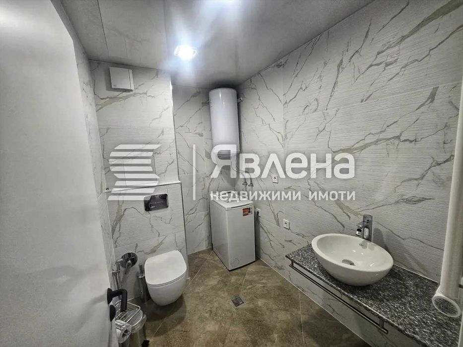 Отдава 3-ст. гр. Бургас / Лазур