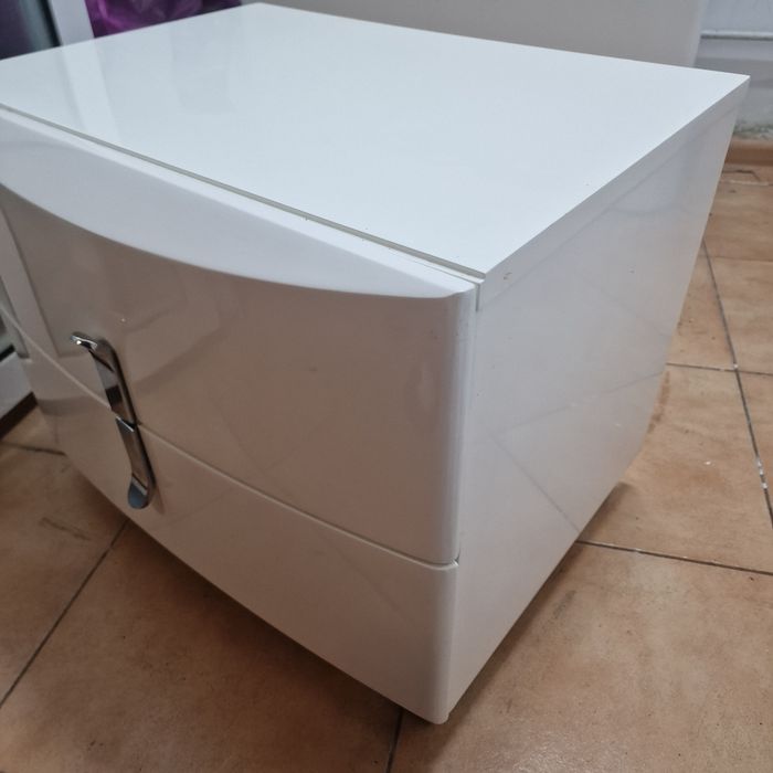 Noptiera alba din Mdf
