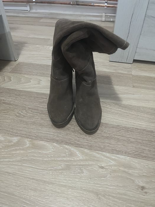 Cizma din piele intoarsa