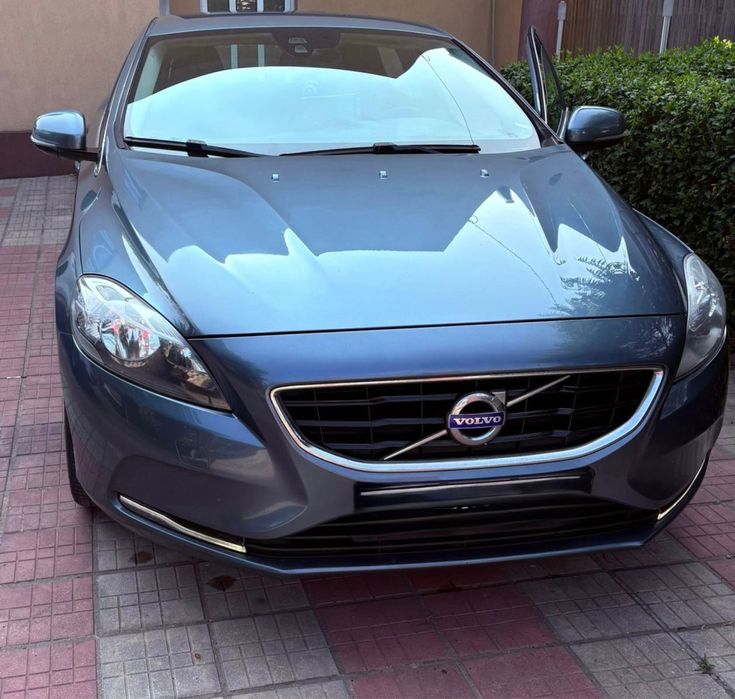 Vând Volvo V40 din 2013 în stare bună