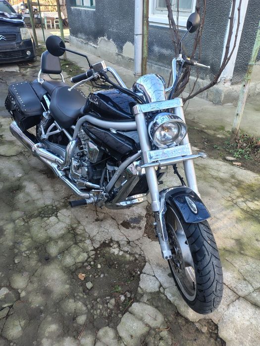 Hyosung Aquila 650