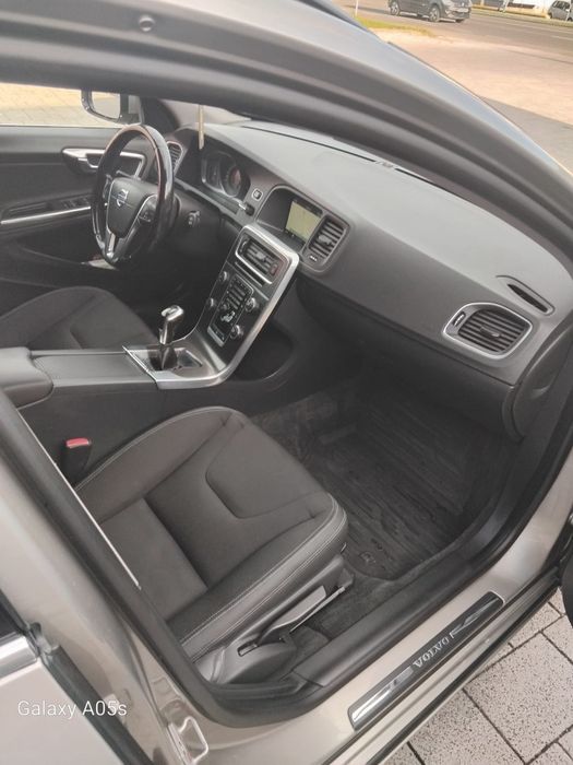 Vând Volvo V60 an2015 motor 2,0
