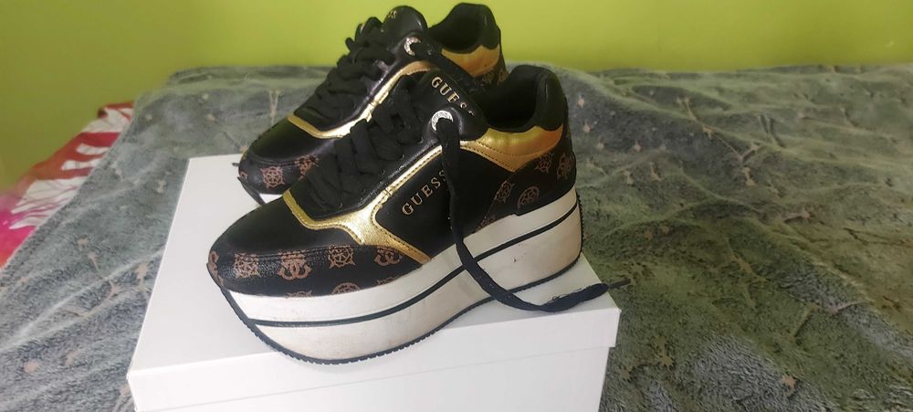 Обувки Guess 37 номер