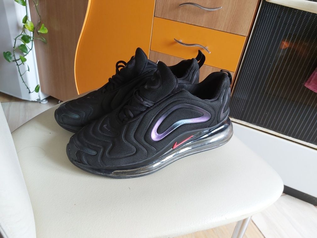 Vand adidași Nike Air Max720