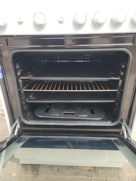 Газовая плита Indesit