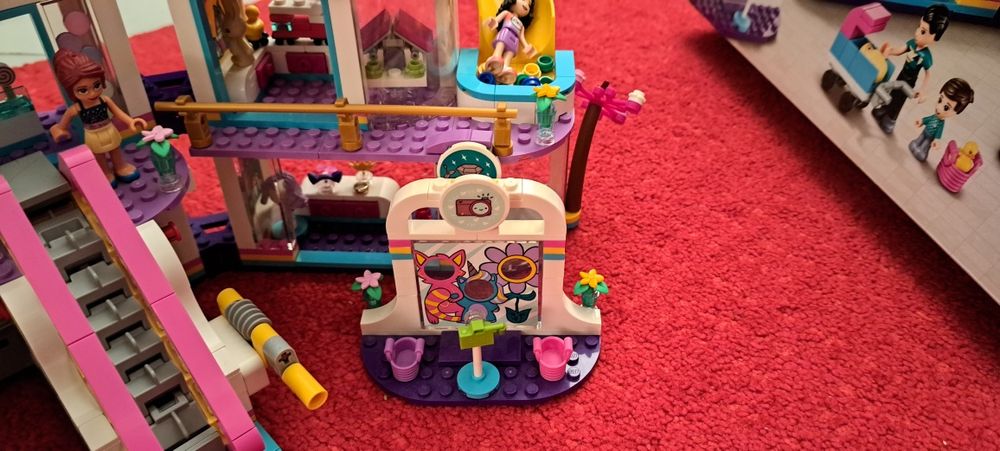 Lego friends 8+ 41450 Mallul din orașul Heartlake City