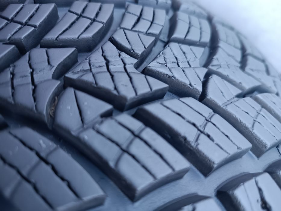 215/50/17 Voyager Дот 2822