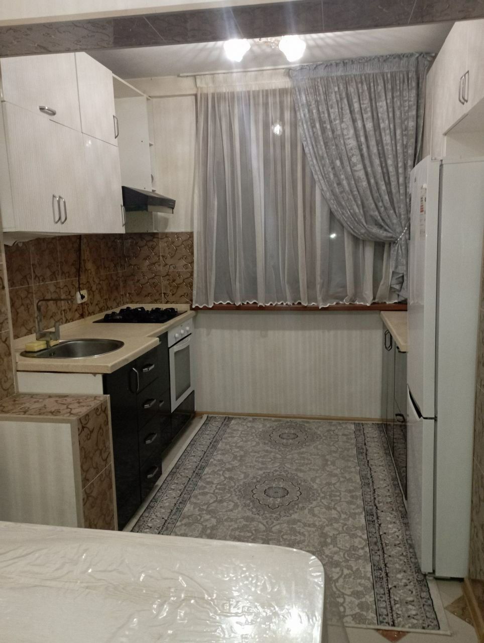 Продаётся 3-х комн. кв-ра, переделанная в 4-х комн., в Чирчике, 9 м/р