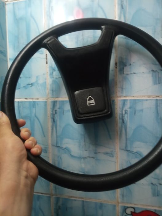 Volan Dacia 1310 două modele