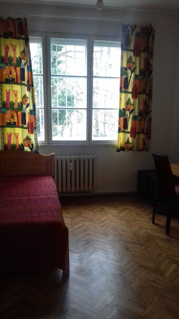 Дава се под наем Четиристаен апартамент в София, Център - 100 кв.м за 867 € - Снимка #2