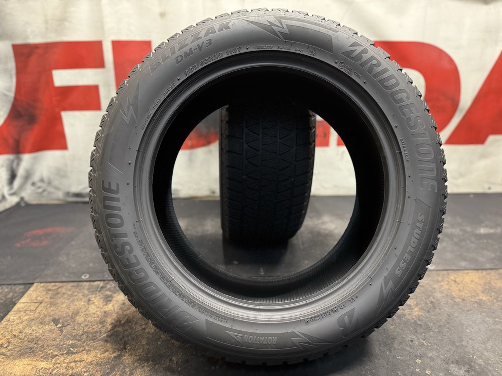 285 50 20, Зимни гуми, Bridgestone BlizzakDM-V3, 2 броя