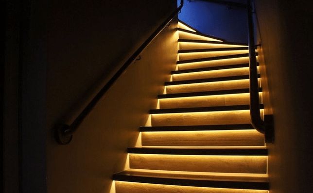 Автоматическое подсветка лестницы