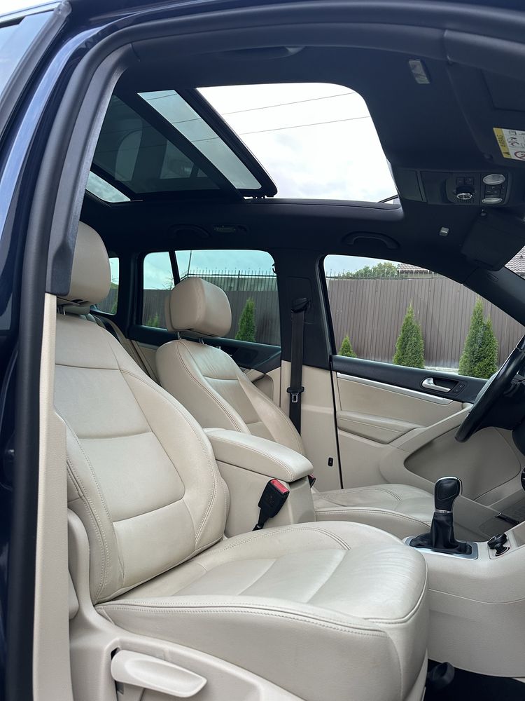 Volkswagen Tiguan R-line 2.0 TDI 177 CP/Panoramic/Camera/Xenon/Automat