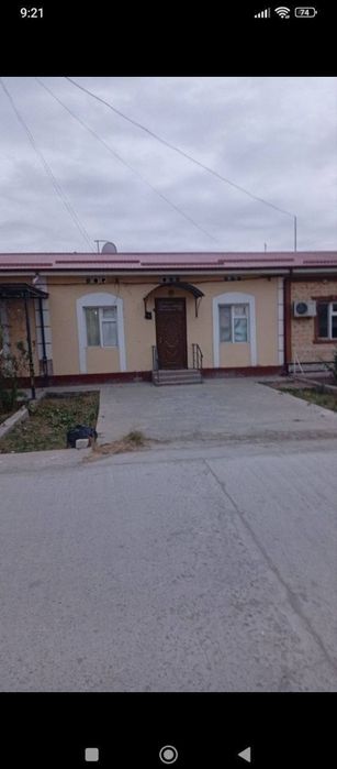 Холли Жой сотилади