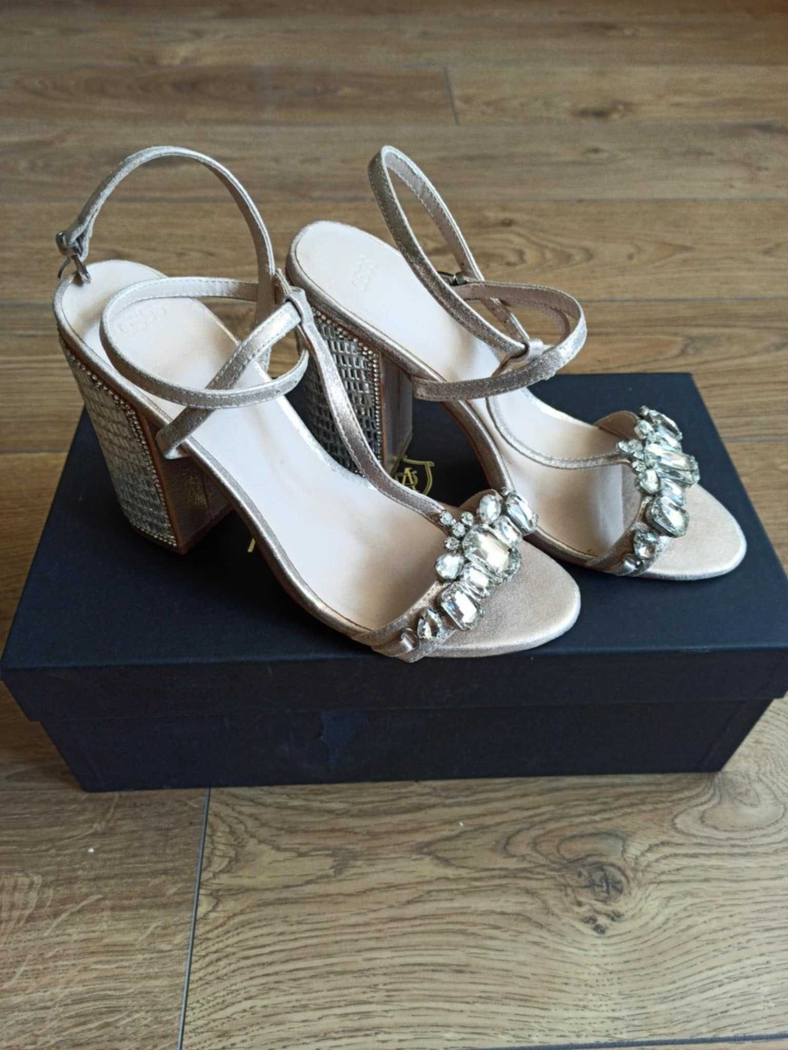 ASOS дамски златисти сандали
