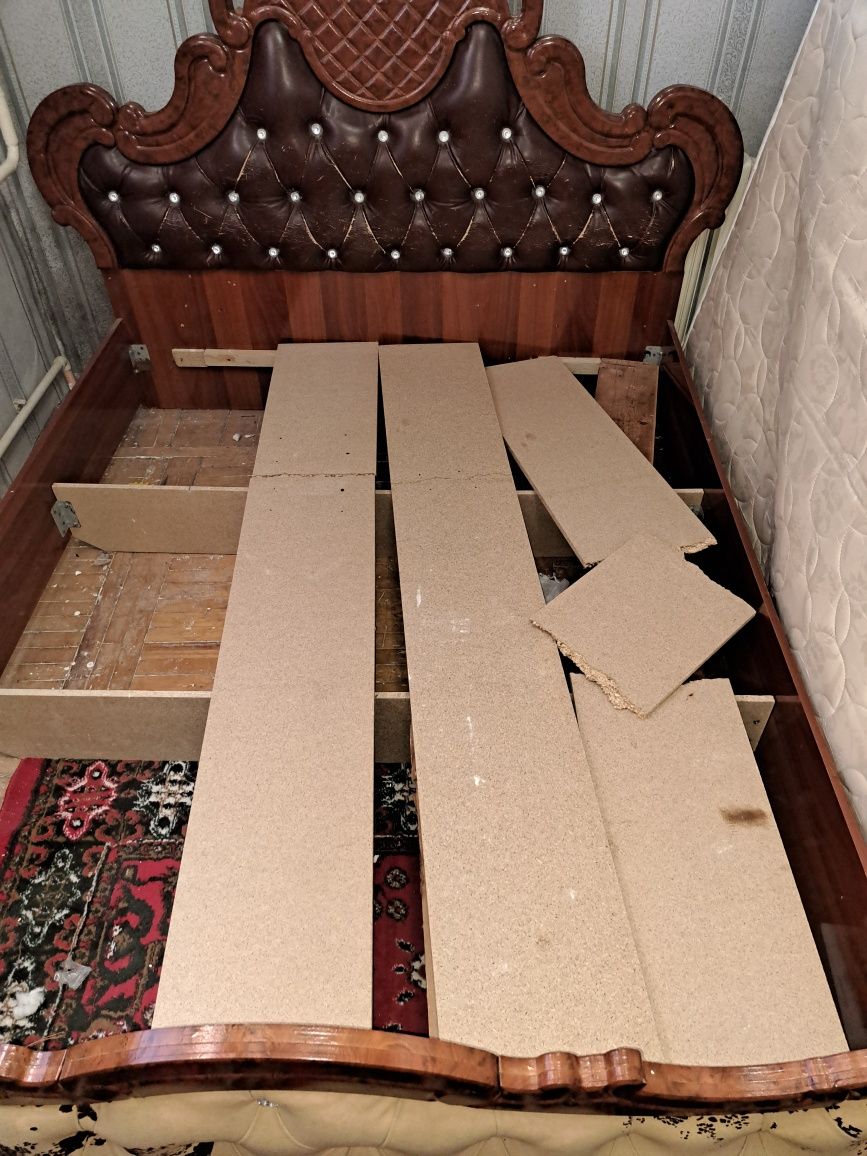 Yotoqxona mebel toplami sotiladi