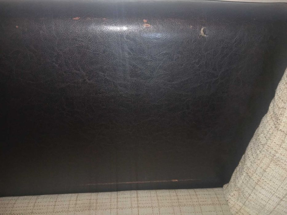 Ъглова холна гарнитура с разтегателно легло ракла и табуретка