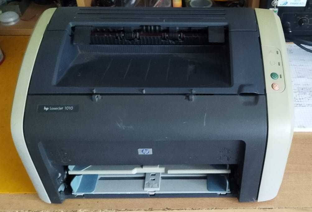 Лазерный принтер HP1010