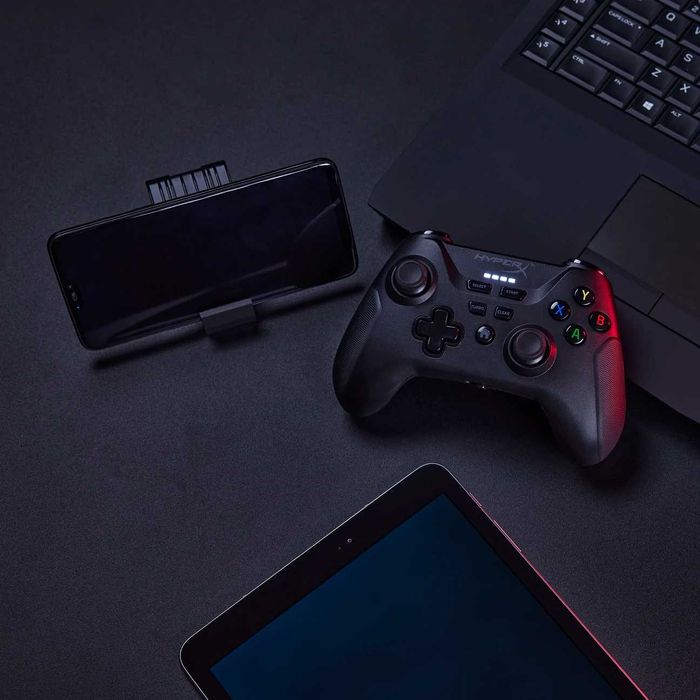 Геймпад HyperX Clutch Wireless