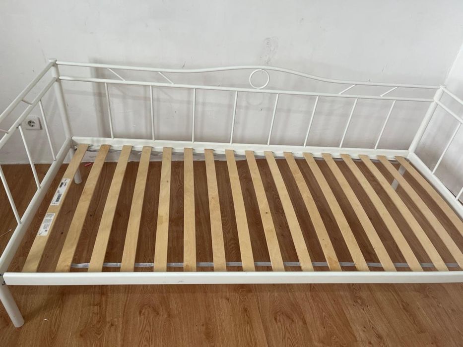 Железная кравать