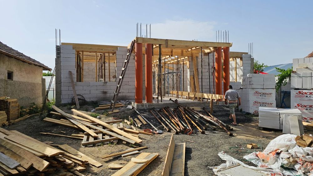 Meseriaș execut lucrari