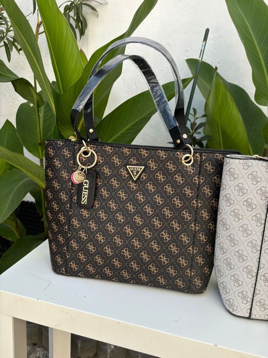 Geanta Michael Kors alb-negru