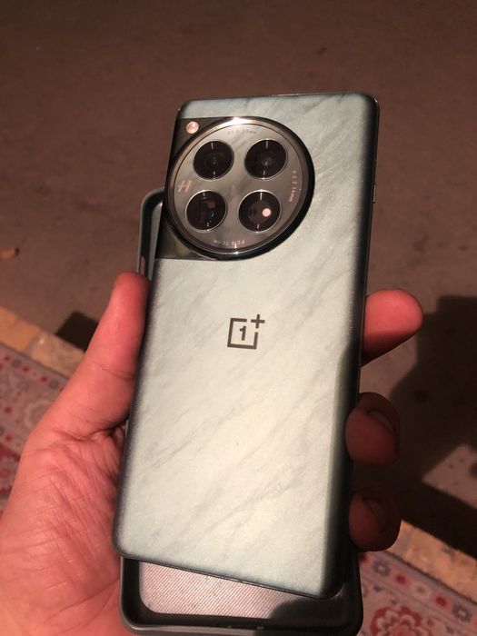 Топовый OnePlus 12 16 озу 512гб памяти