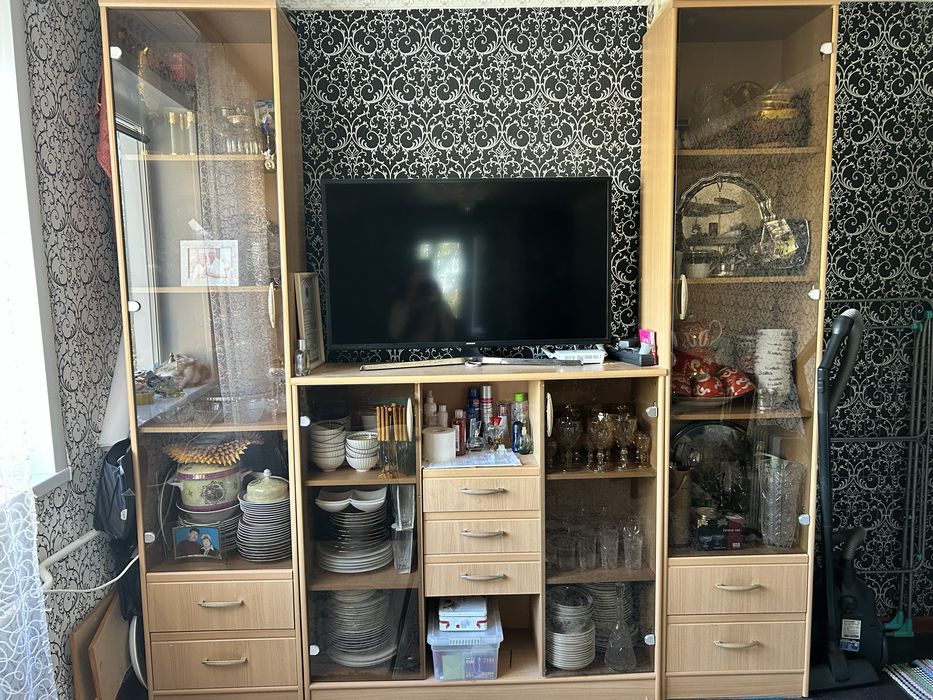 Продам стенку в хорошем состояний