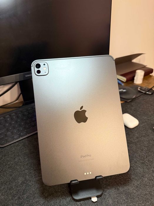 iPad Pro M4 11" Wifi + Apple Magic Keyboard Garantie octombrie 2026