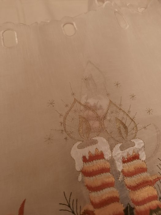 Perdea decorativă cu model de sarbatoare