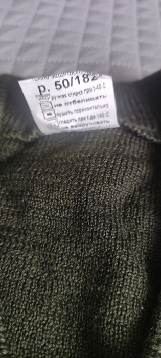 Кофта мужская цвета хаки