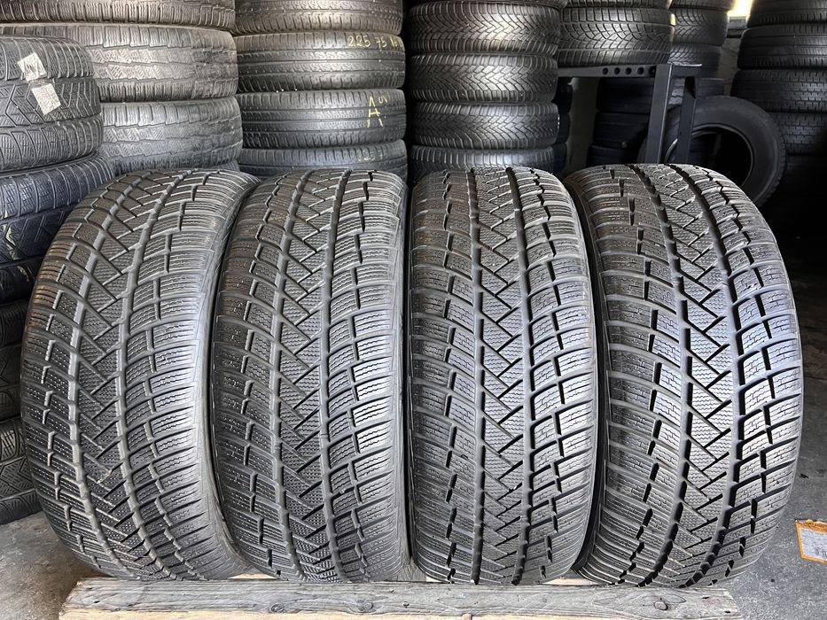 4 anvelope iarna 235/45/18 , Vredestein , 7-7.5 mm