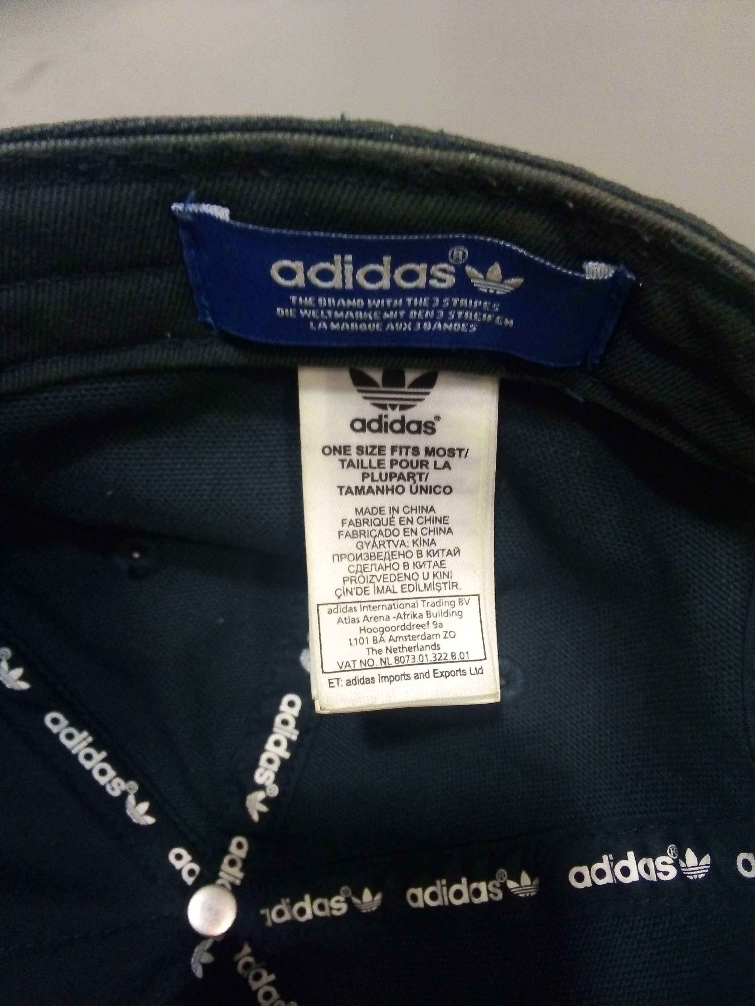 Șapcă adidas originală (modelul șters nu decolorat)